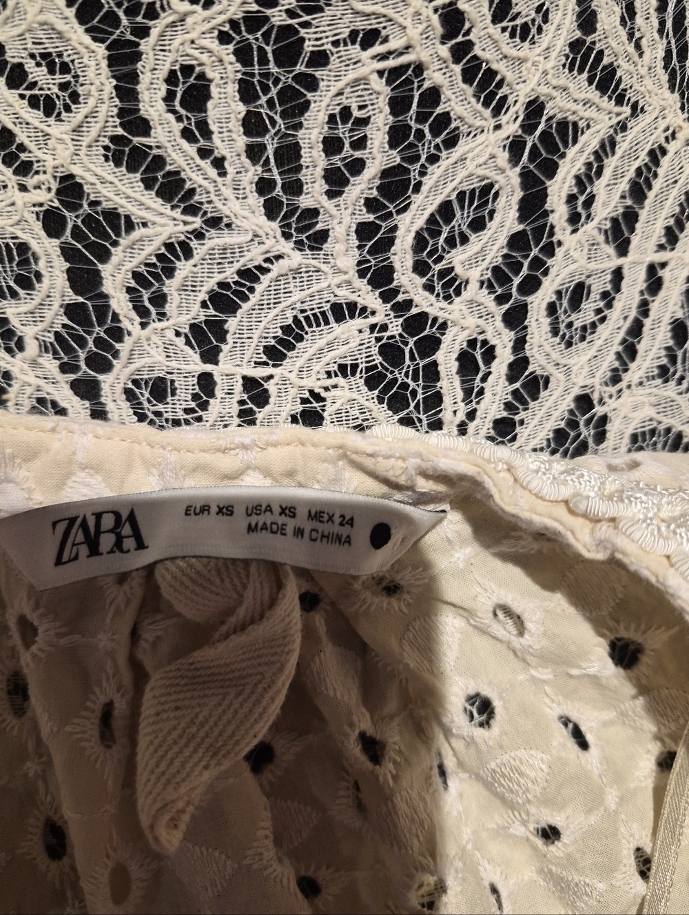 Zara Cream Eyelet V-Neck Sweater - Picture 3 of 7